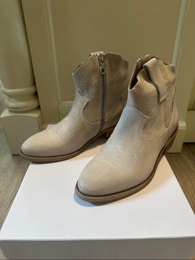 NWT Sundance western cowboy boots size 36/6
